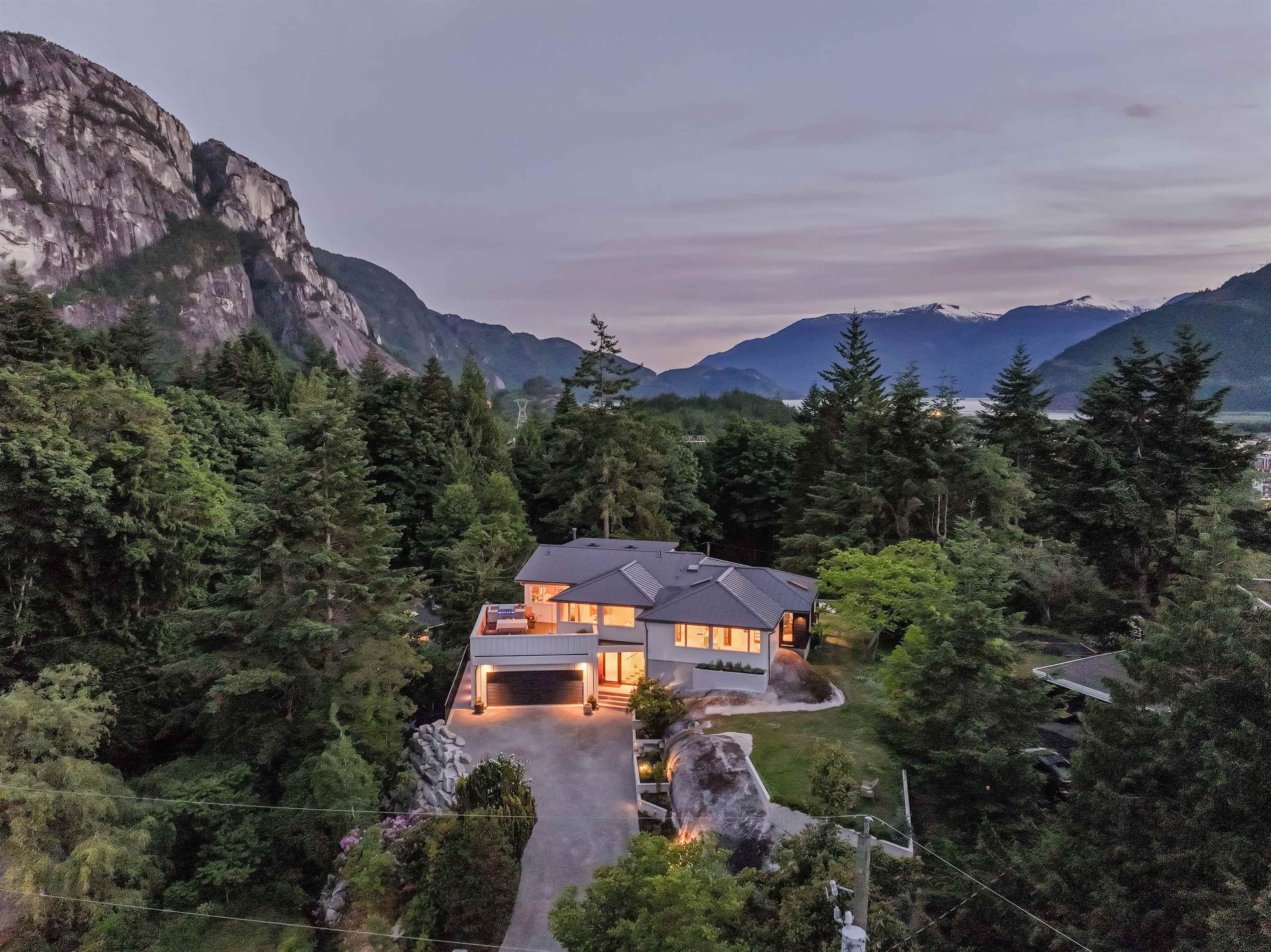 38243 Vista Crescent, Squamish, BC V8B 0B1