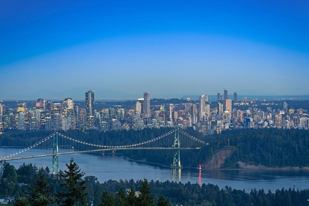1327 Chartwell Drive, West Vancouver, BC V7S 2R4