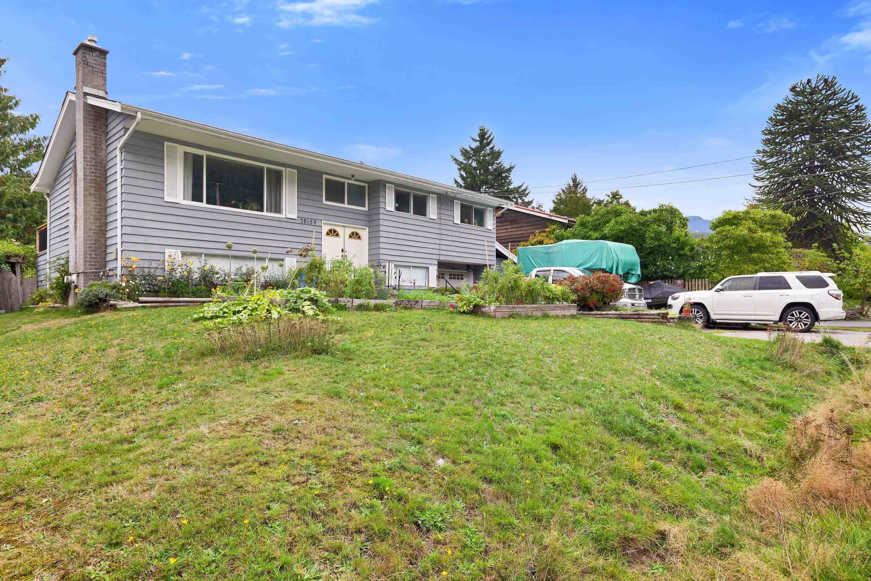 38159 Hemlock Avenue, Squamish, BC V8B 0X6