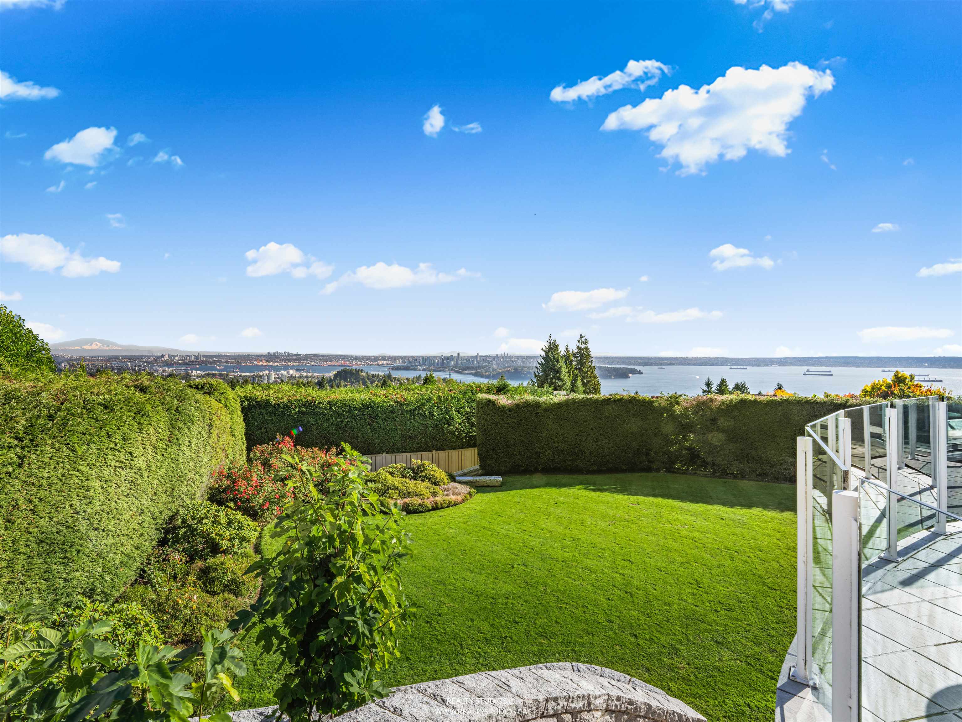 1331 Chartwell Drive, West Vancouver, BC V7S 2R4