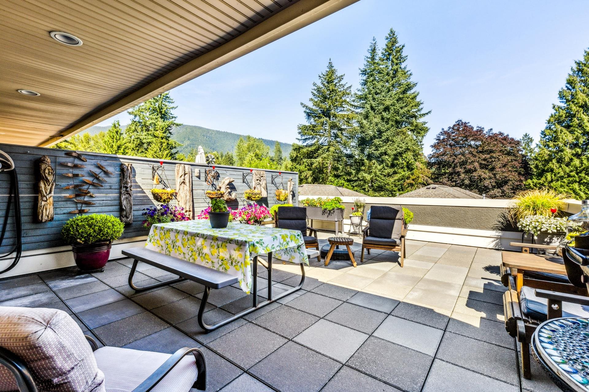 3750 Edgemont Boulevard #303, North Vancouver, BC V7R 2P8
