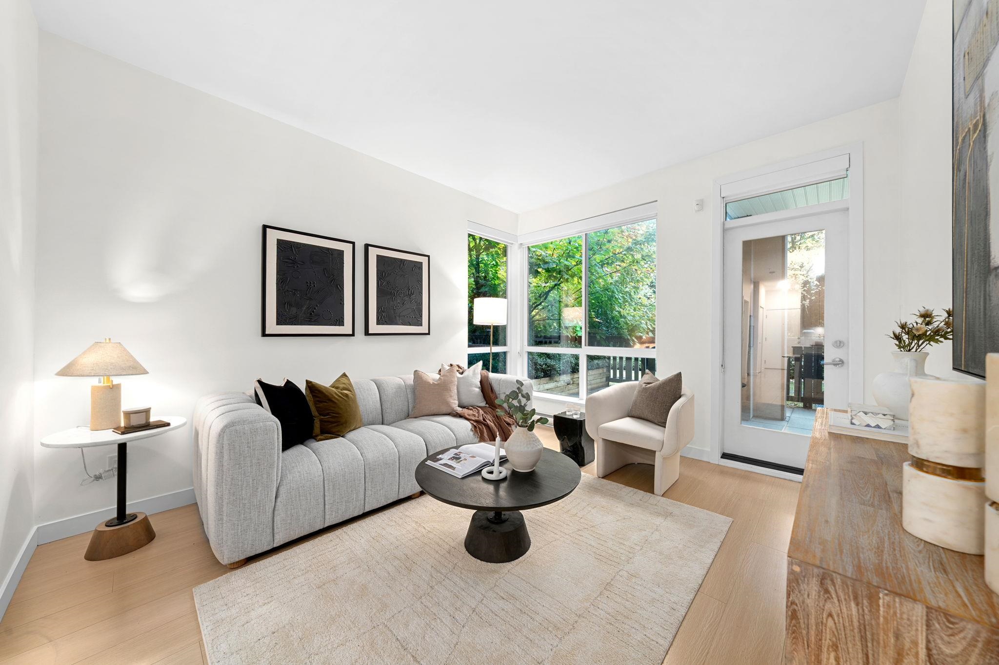 5460 Broadway #103, Burnaby, BC V5B 0B4