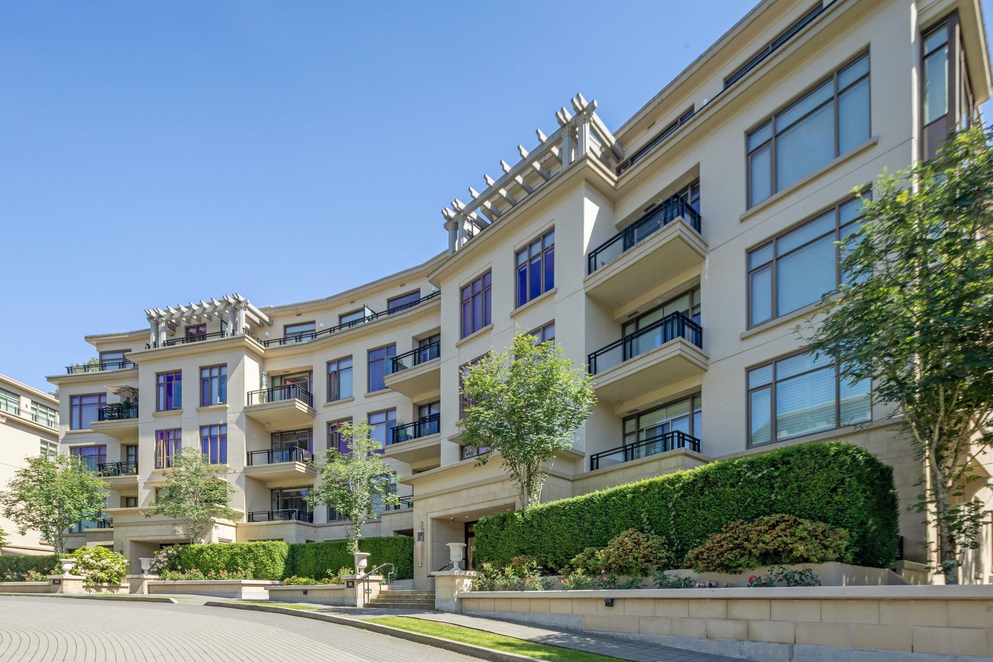 568 Waters Edge Crescent #103, West Vancouver, BC V7T 0A2