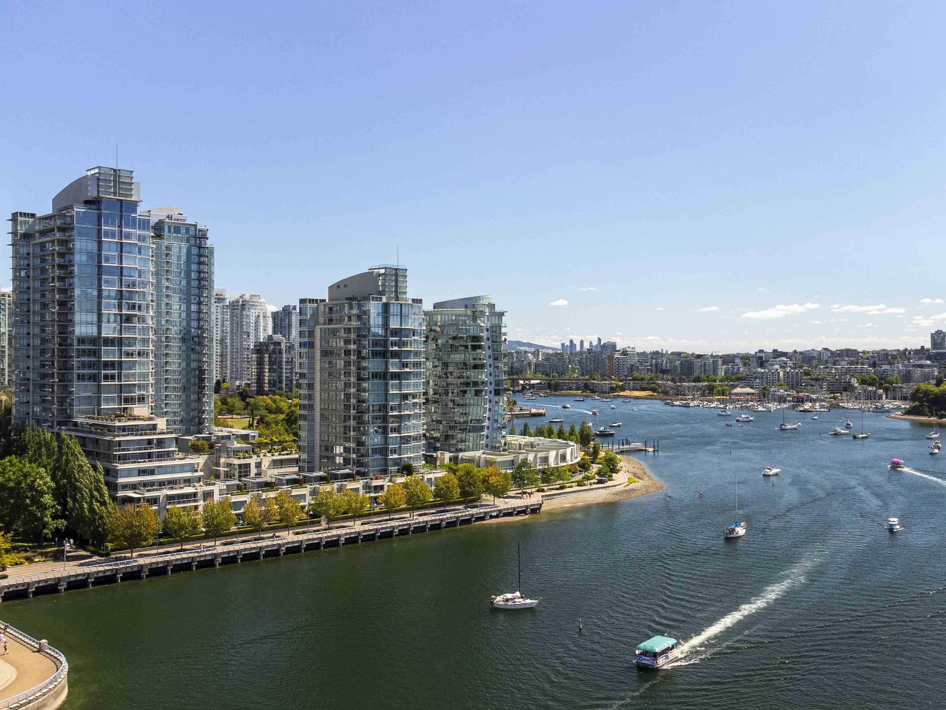 1515 Homer Mews #1003, Vancouver, BC V6Z 3E8