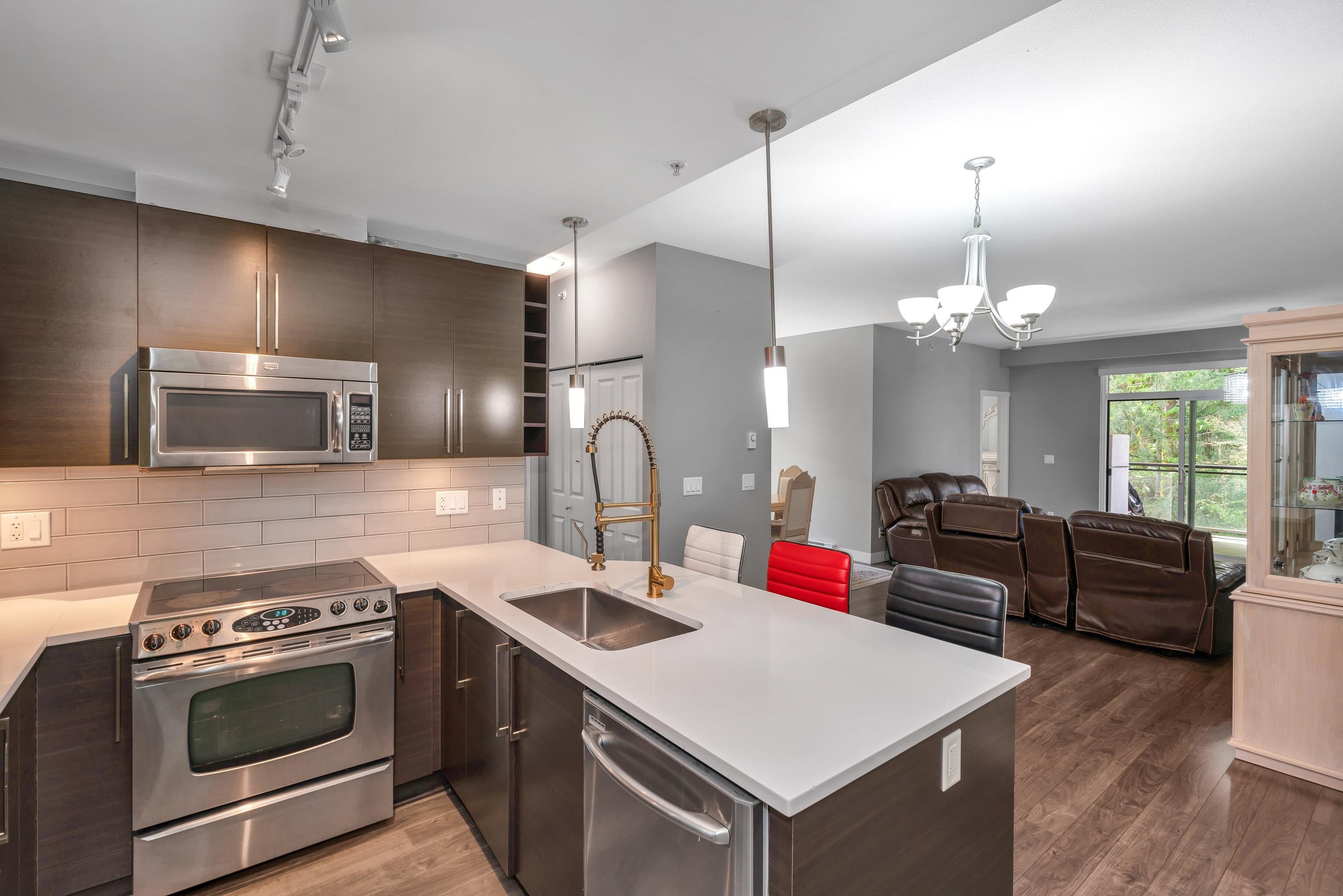 14358 60 Avenue #unit 411, Surrey, BC V3X 0G3