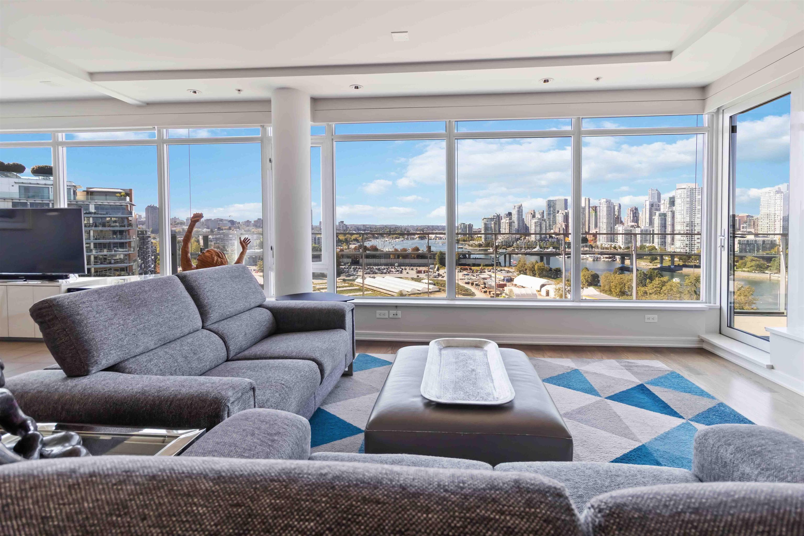 181 West 1st Avenue #1402, Vancouver, BC V5Y 0E3