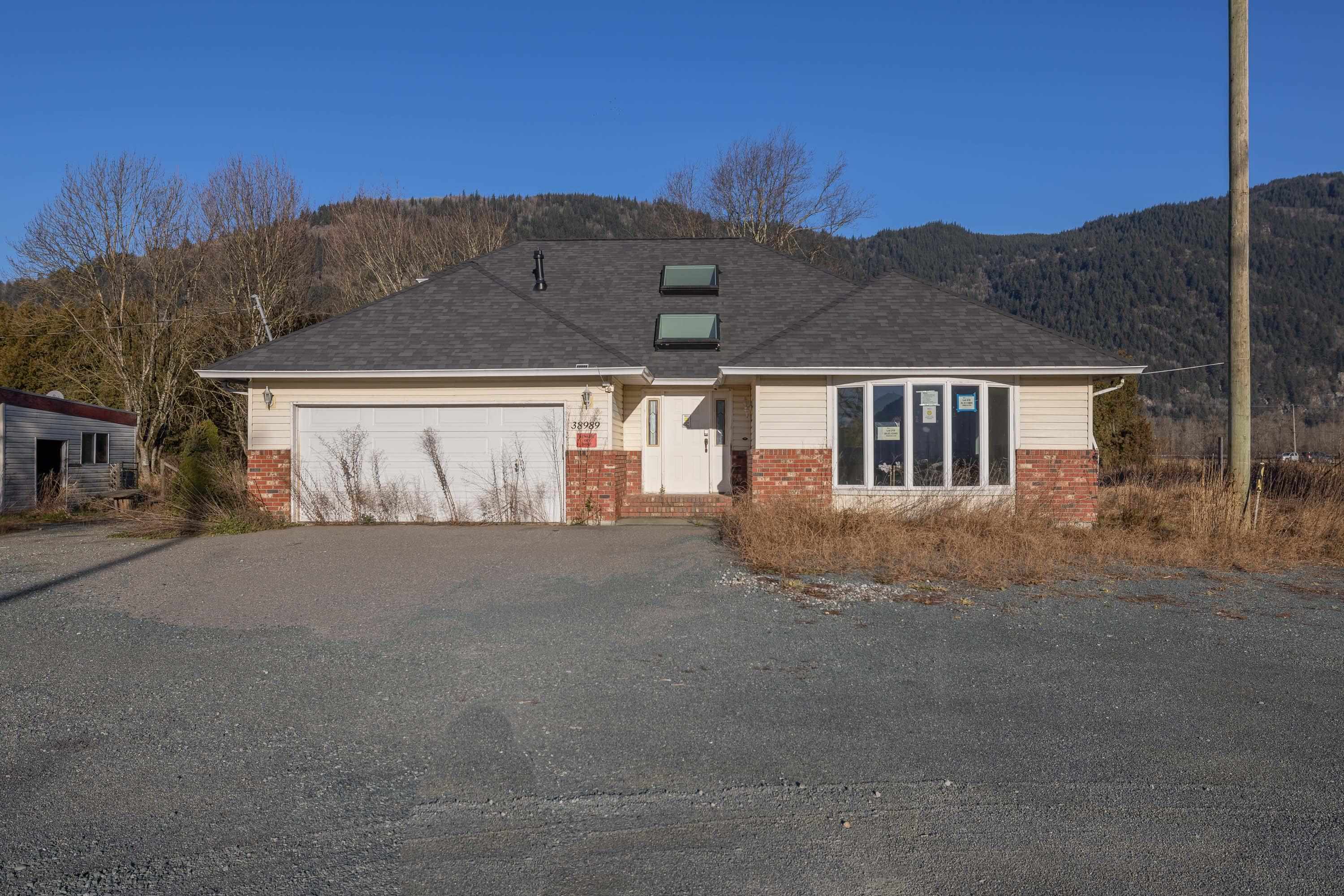38989 No 4 Road, Abbotsford, BC V3G 2G2