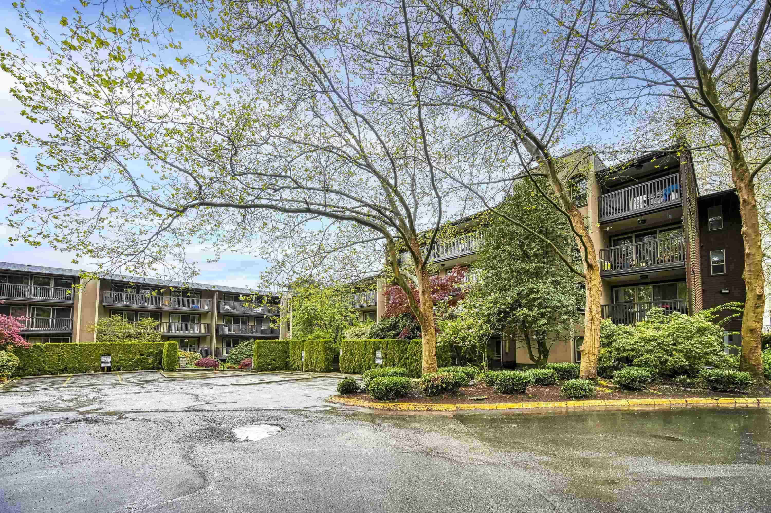 9847 Manchester Drive #118, Burnaby, BC V3N 4P4