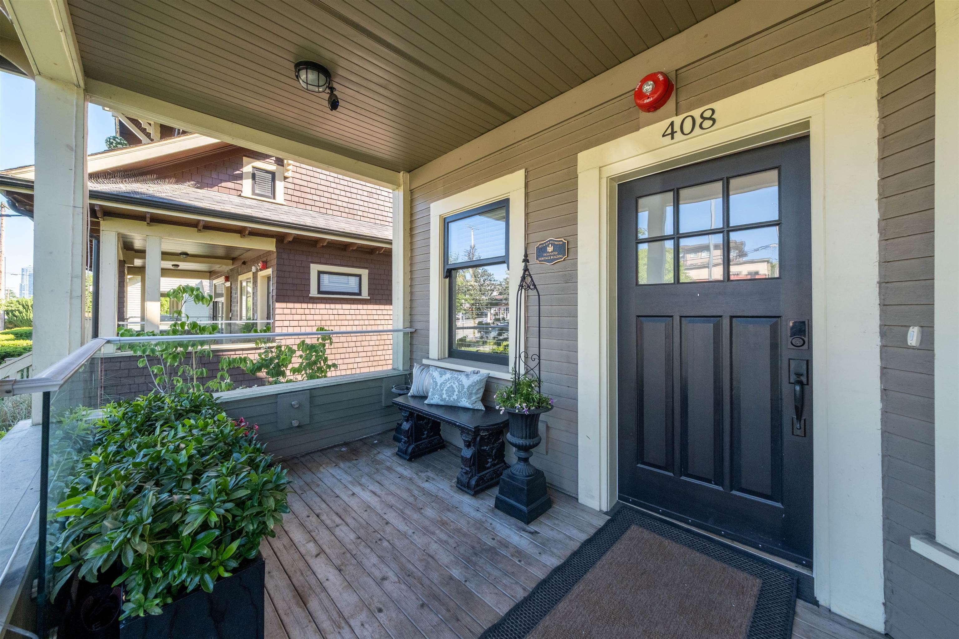 408 8th Street, New Westminster, BC V3M 0K1