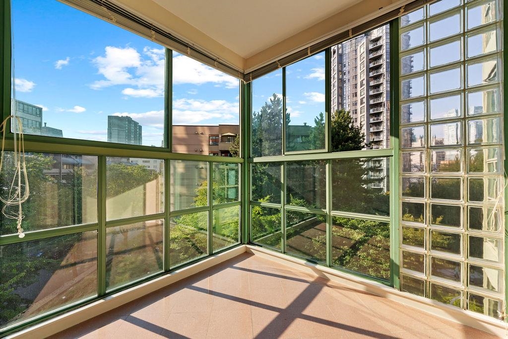 909 Burrard Street #608, Vancouver, BC V6Z 2N2