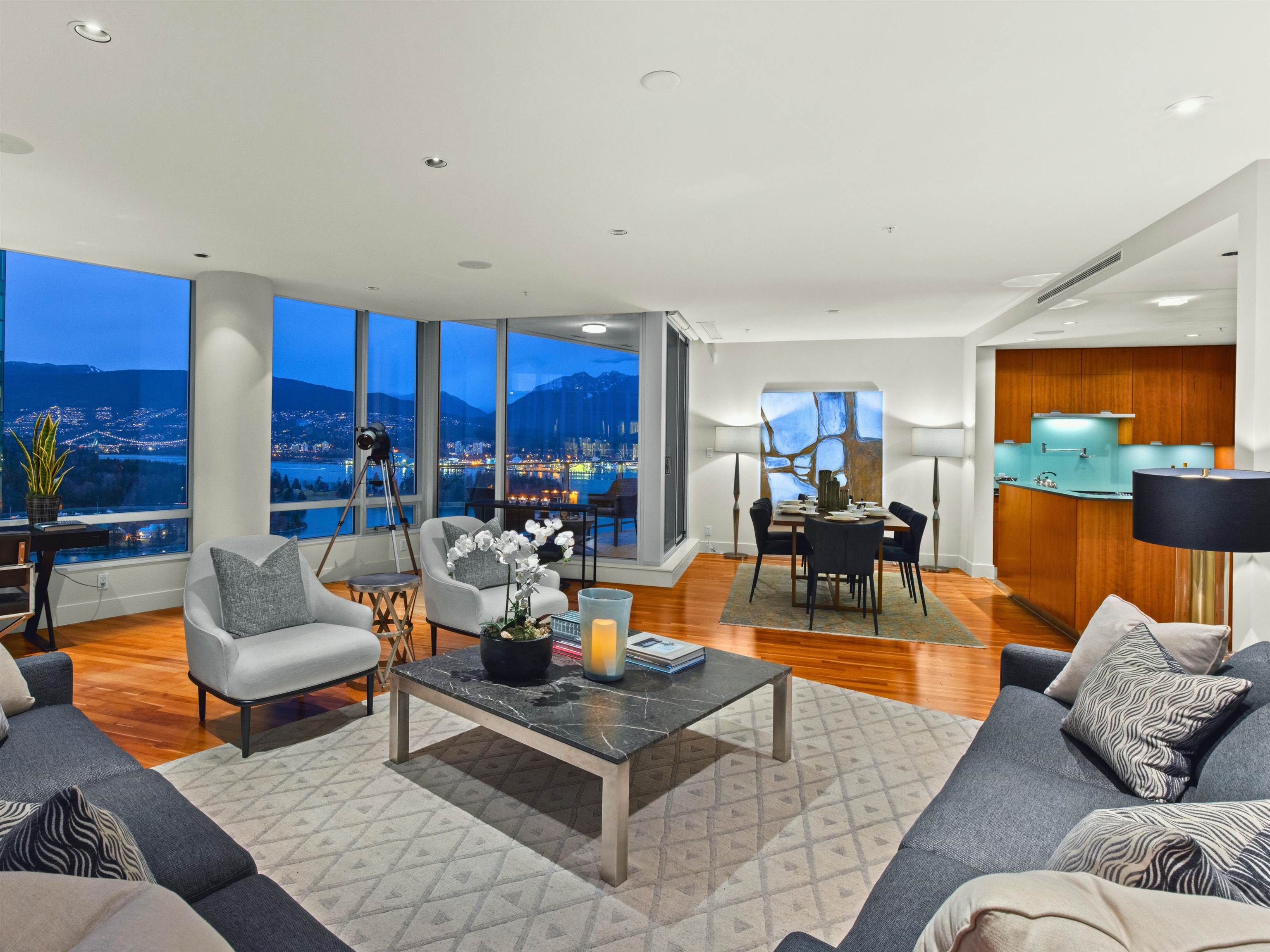 1077 West Cordova Street #2803, Vancouver, BC V6C 2C6