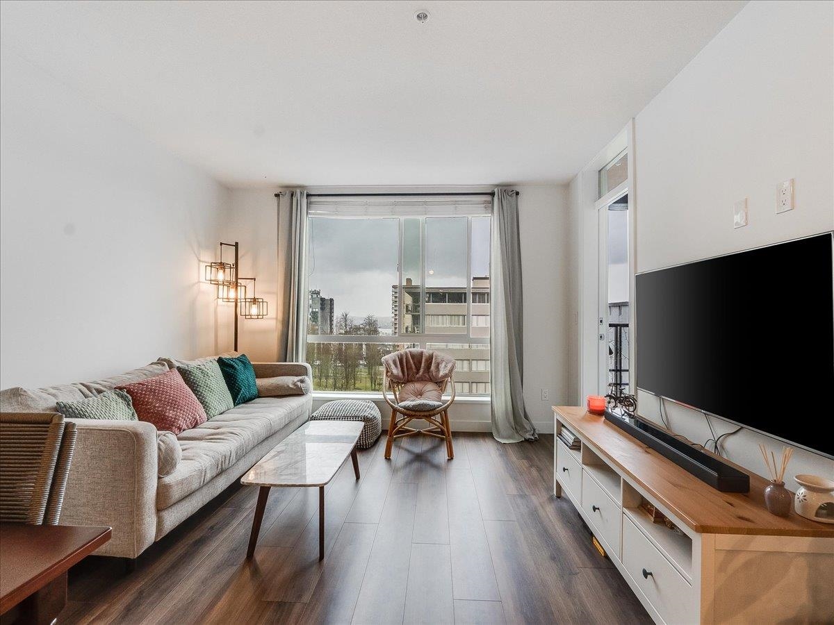 108 8th Street East #406, North Vancouver, BC V7L 0H1