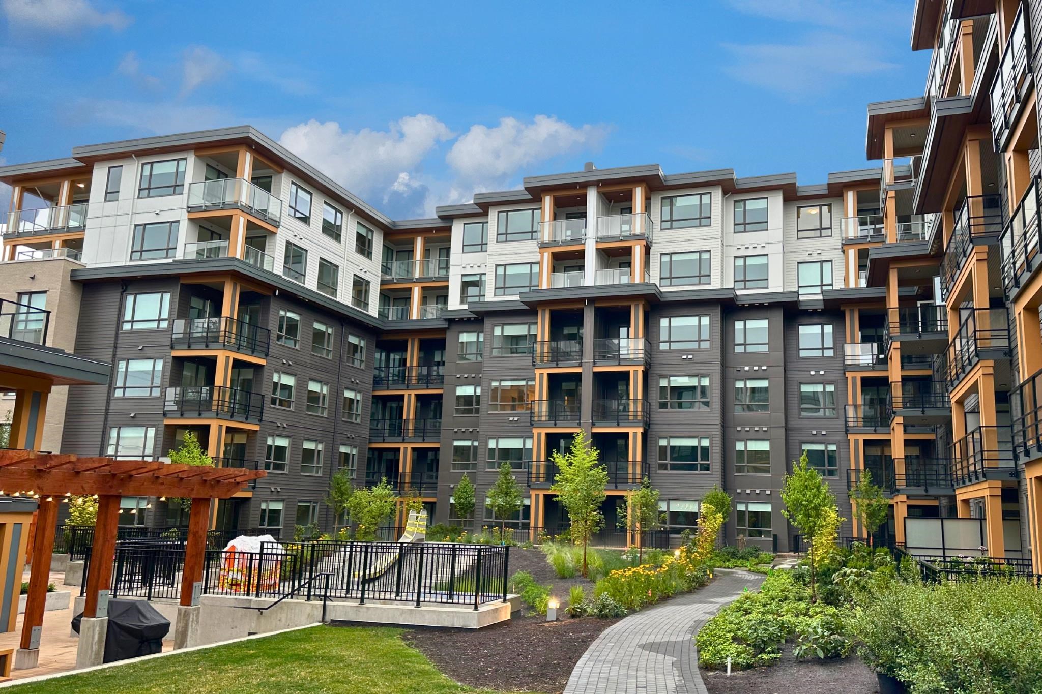 741 Anskar Court #413, Coquitlam, BC V3J 0N3