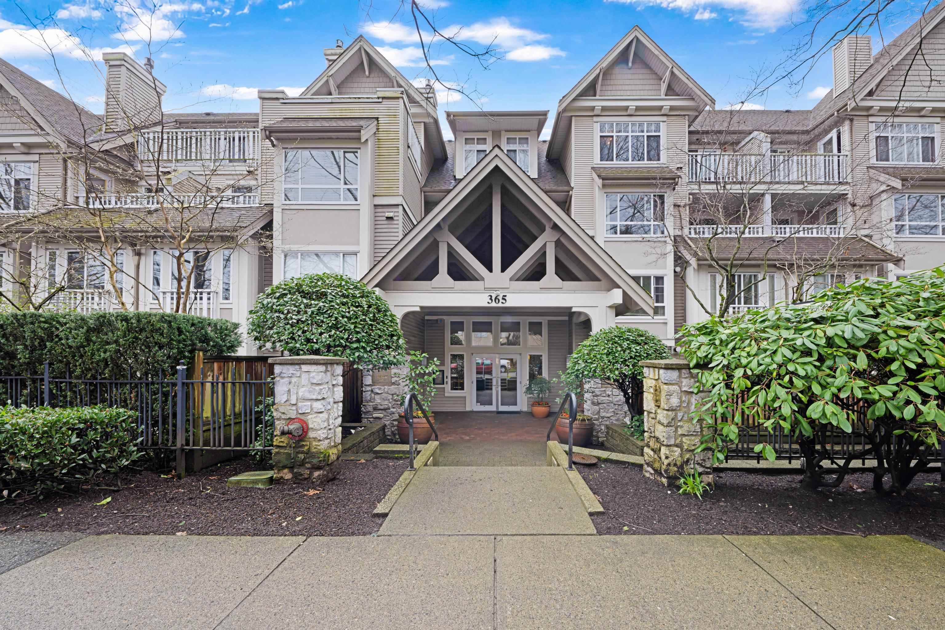365 1st Street East #213, North Vancouver, BC V7L 4W5