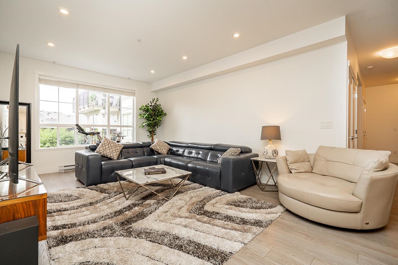 12367 224 St #204, Maple Ridge, BC V2X 6B9