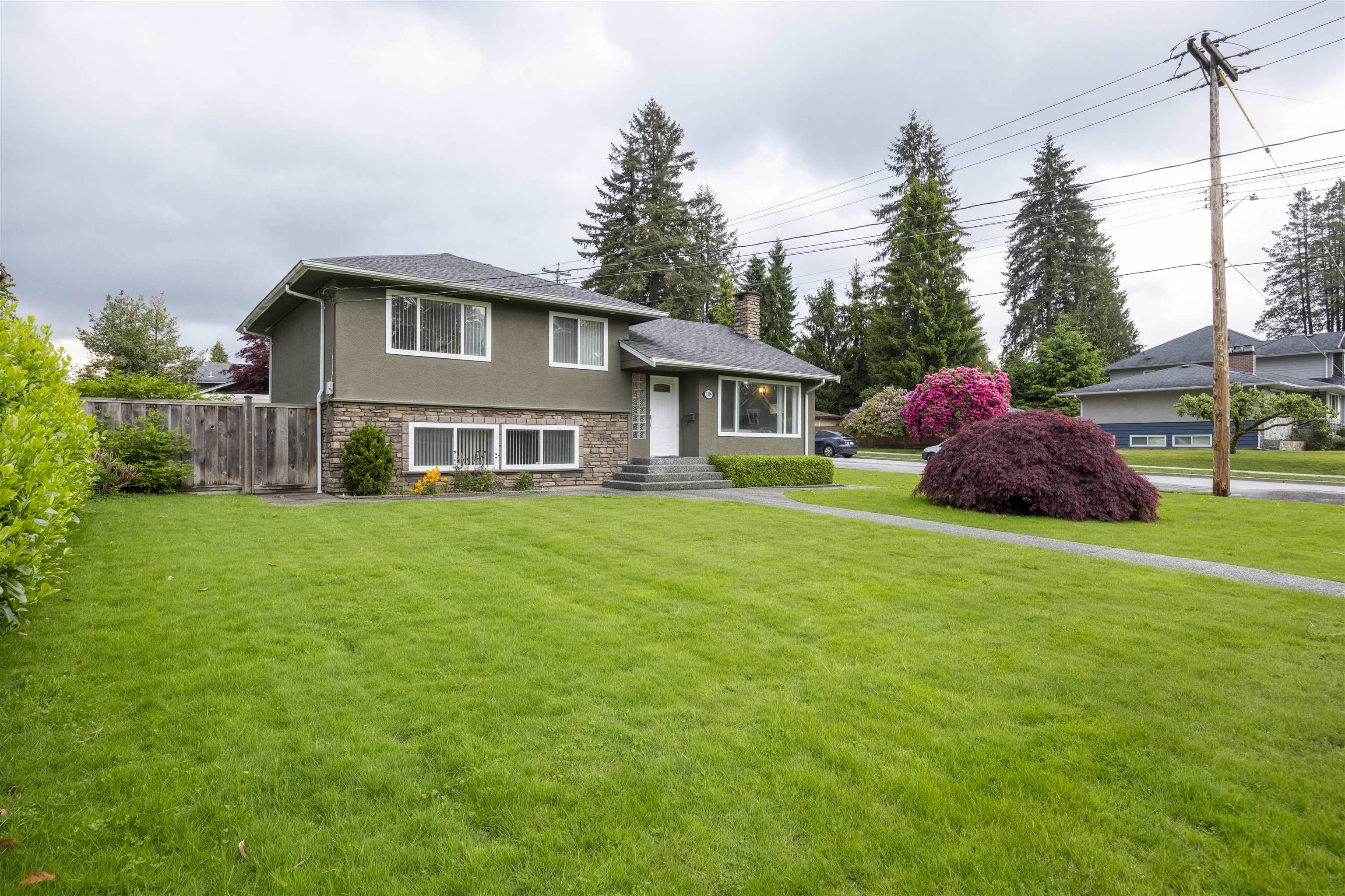 1009 Foster Avenue, Coquitlam, BC V3J 2M4