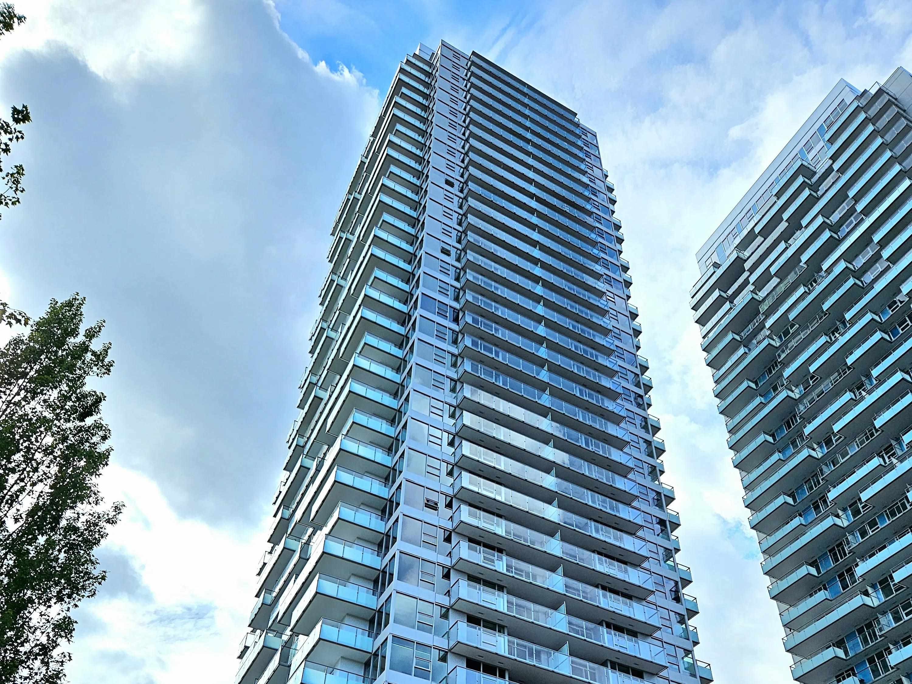 13768 100 Ave #1306, Surrey, BC V3T 0V2