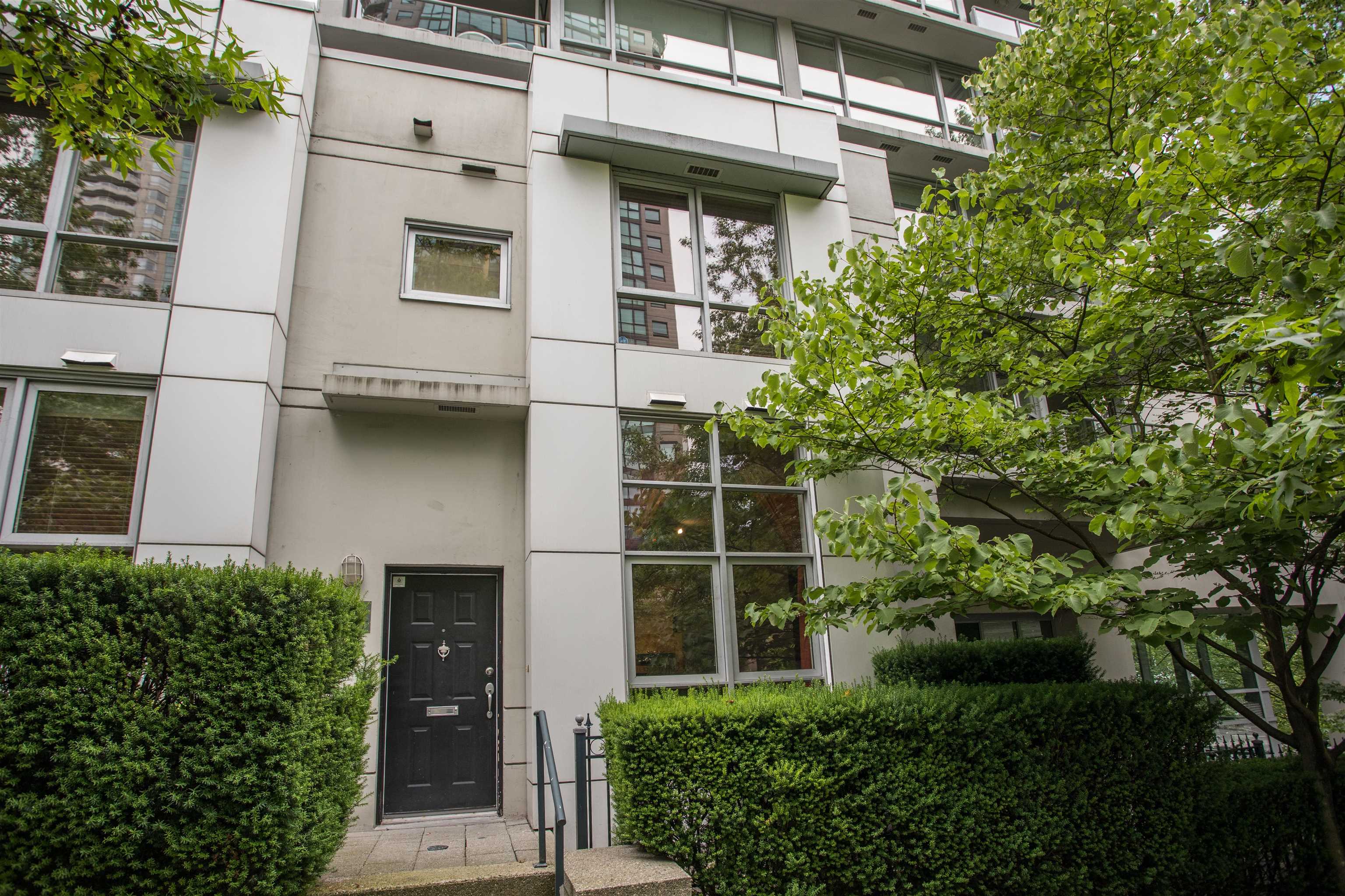 707 Broughton Street #th8, Vancouver, BC V6G 3K5