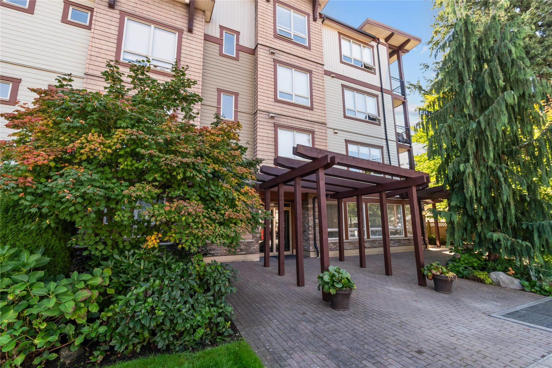 15268 18 Avenue #306, Surrey, BC V4A 1W8