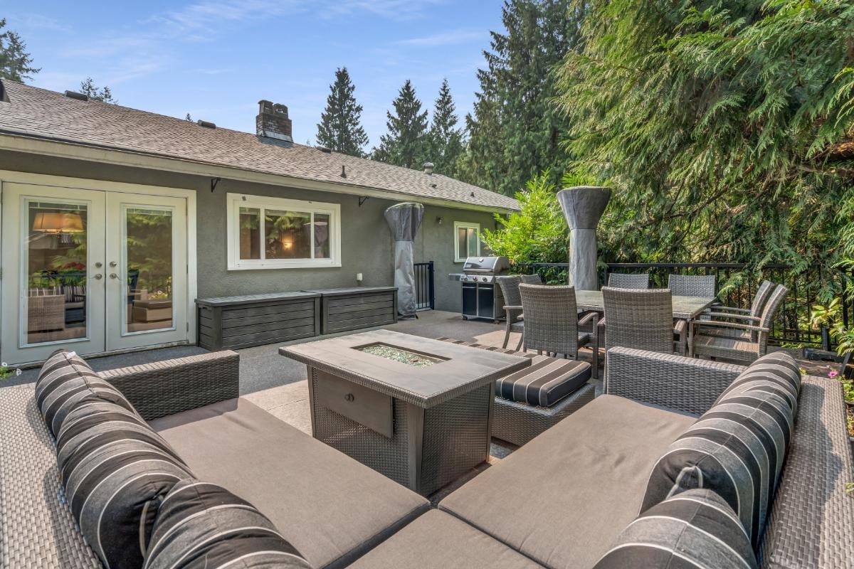 4233 Capilano Road, North Vancouver, BC V7R 4J6