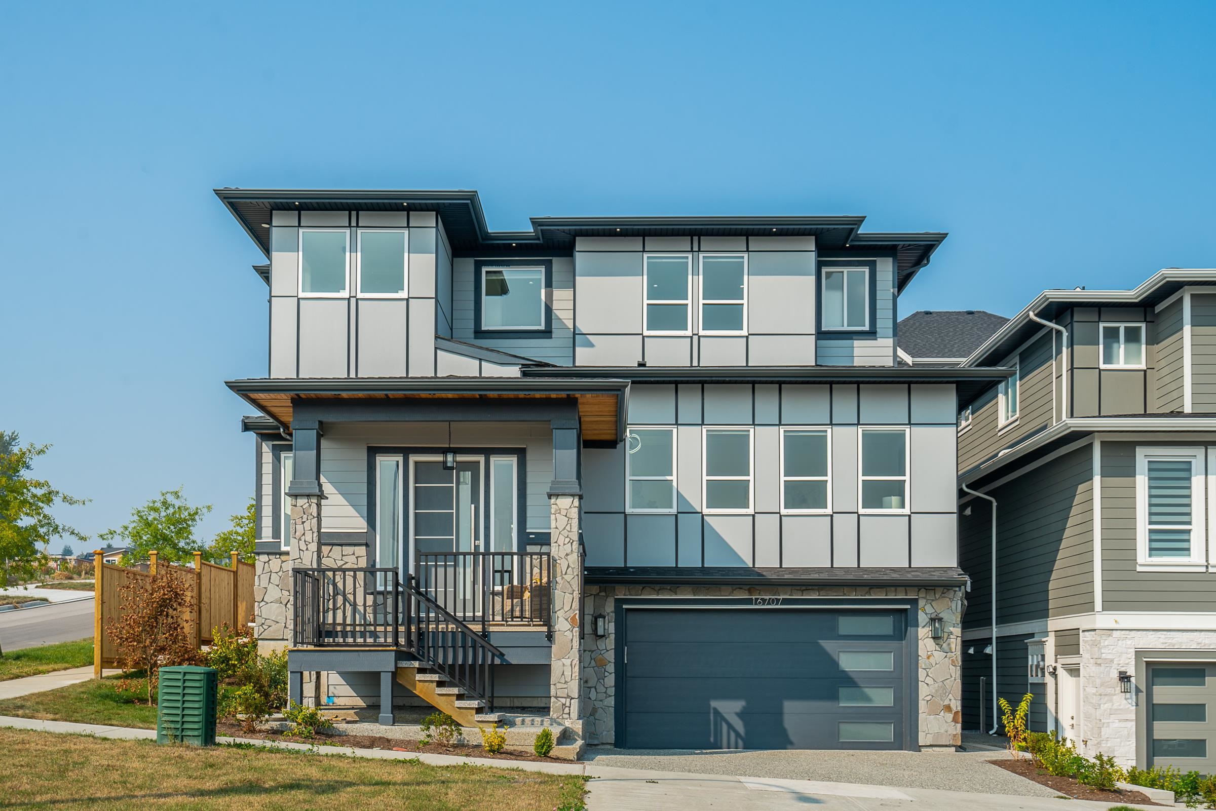 16a Avenue, Surrey, BC V3Z 0B4