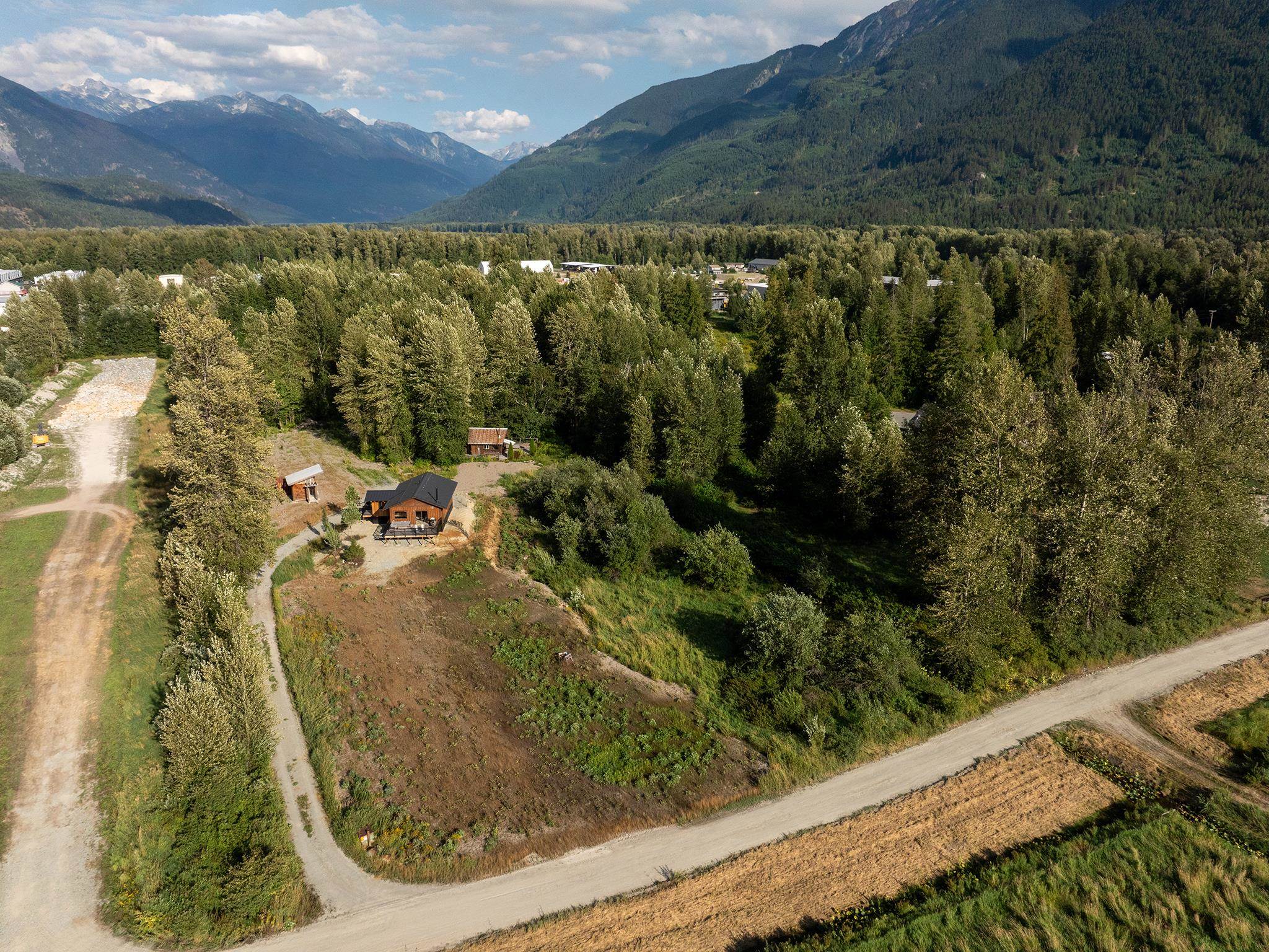 7320 Macrae Road, Pemberton, BC V0N 2L3