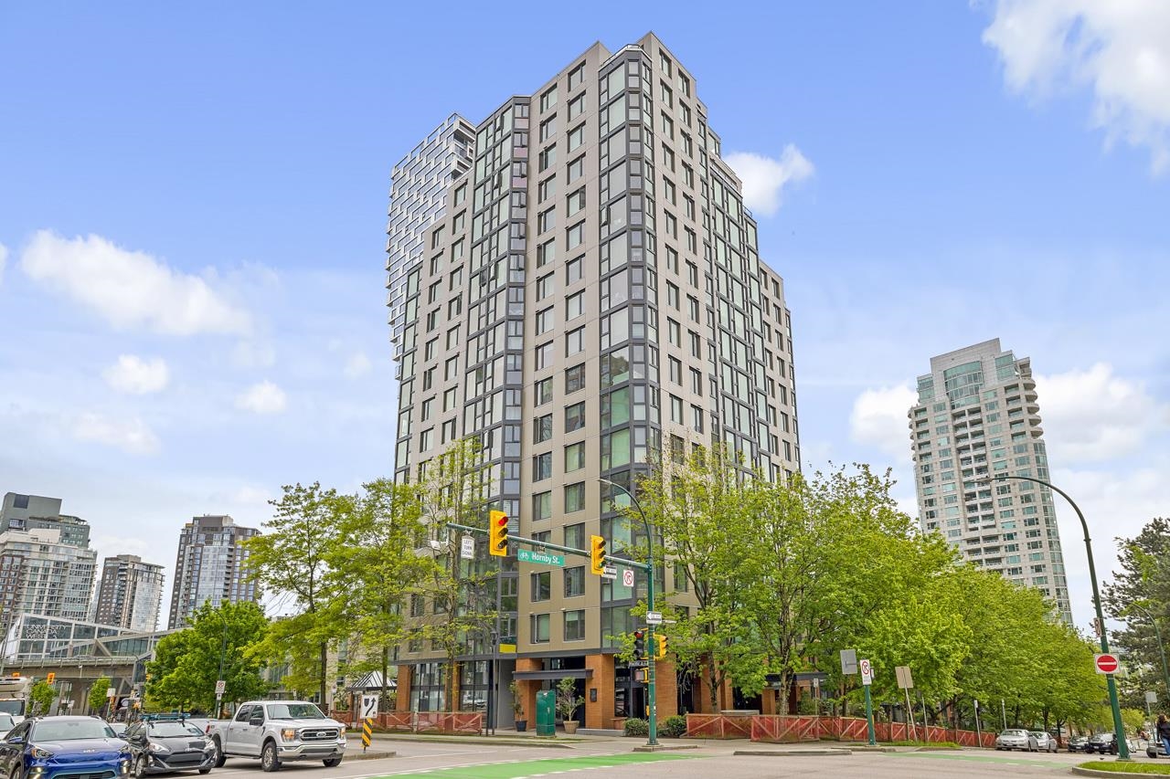 888 Pacific Street #1706, Vancouver, BC V6Z 2S6