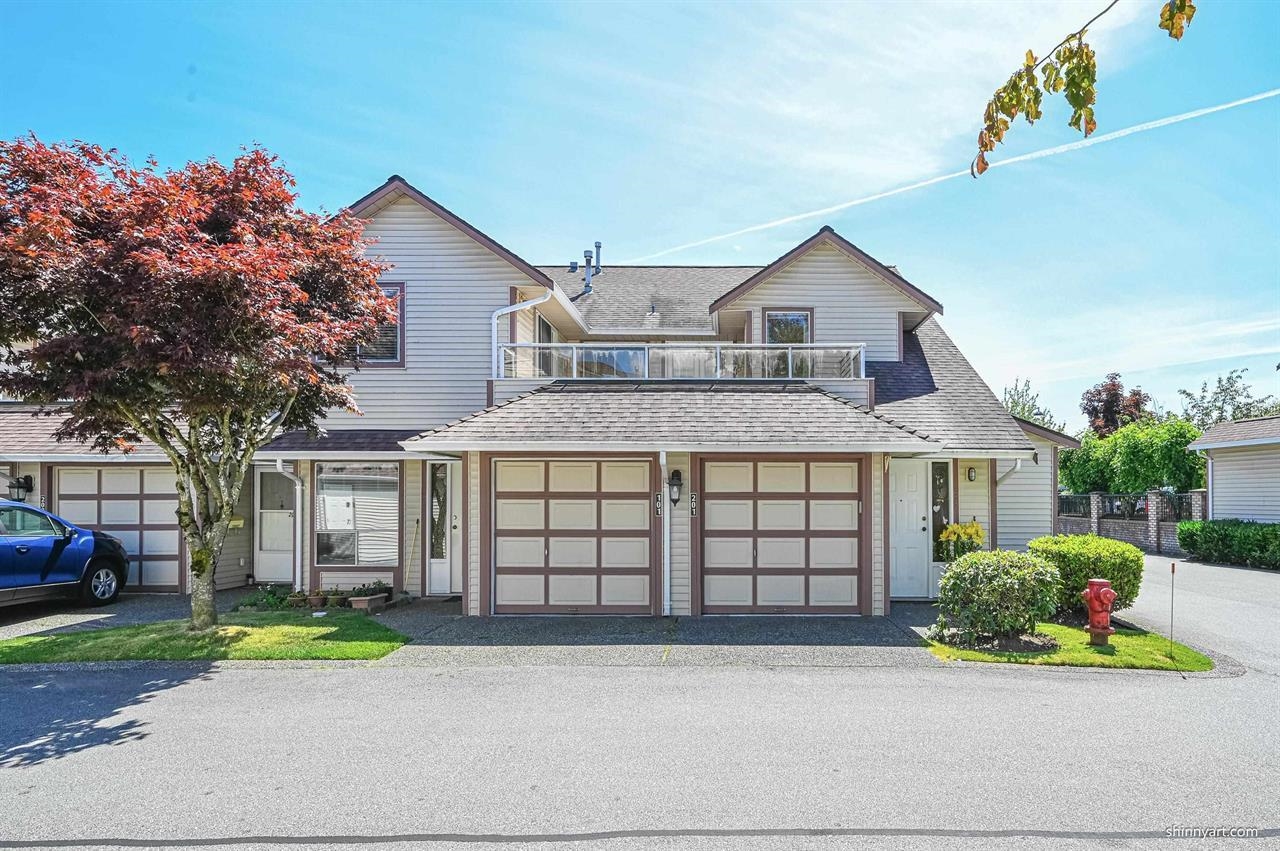 13725 72a Avenue #201, Surrey, BC V3W 0S4