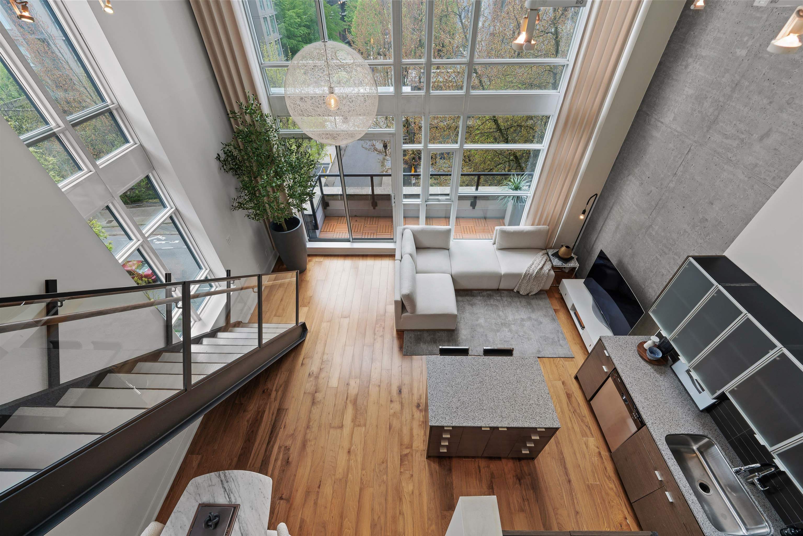988 Richards Street #403, Vancouver, BC V6B 8R2