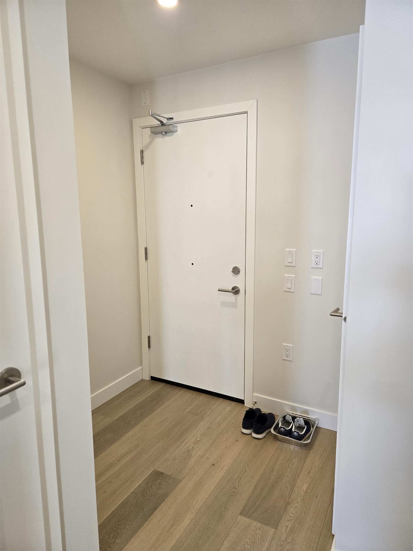 5007 Ash St #302, Vancouver, BC V5Z 0K9