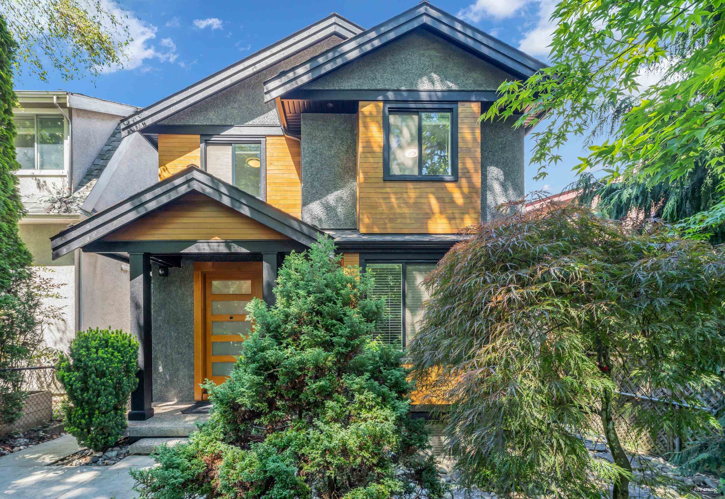 3721 West 16th Avenue, Vancouver, BC V6R 3C5