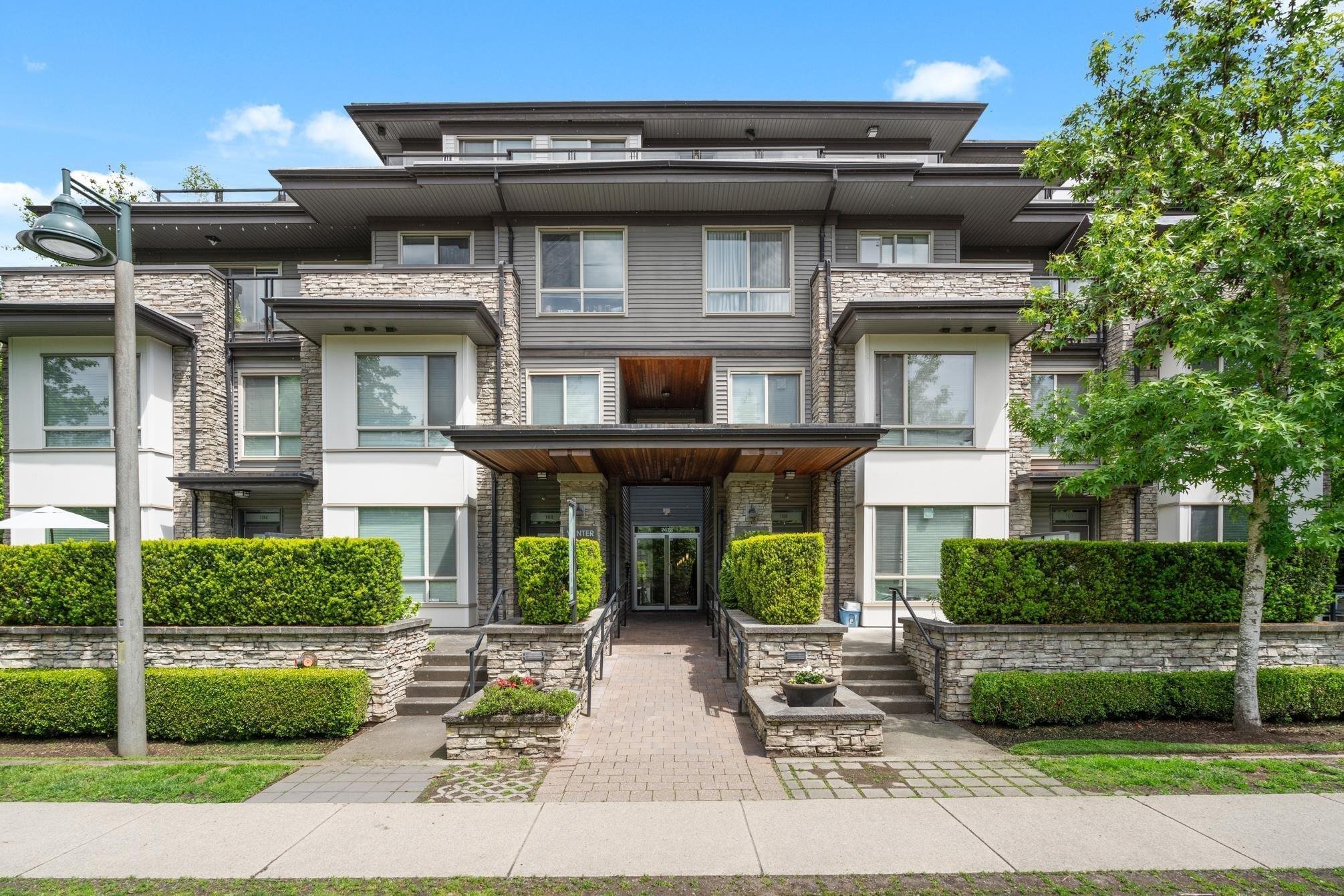 7478 Byrnepark Walk #215, Burnaby, BC V3N 0B5