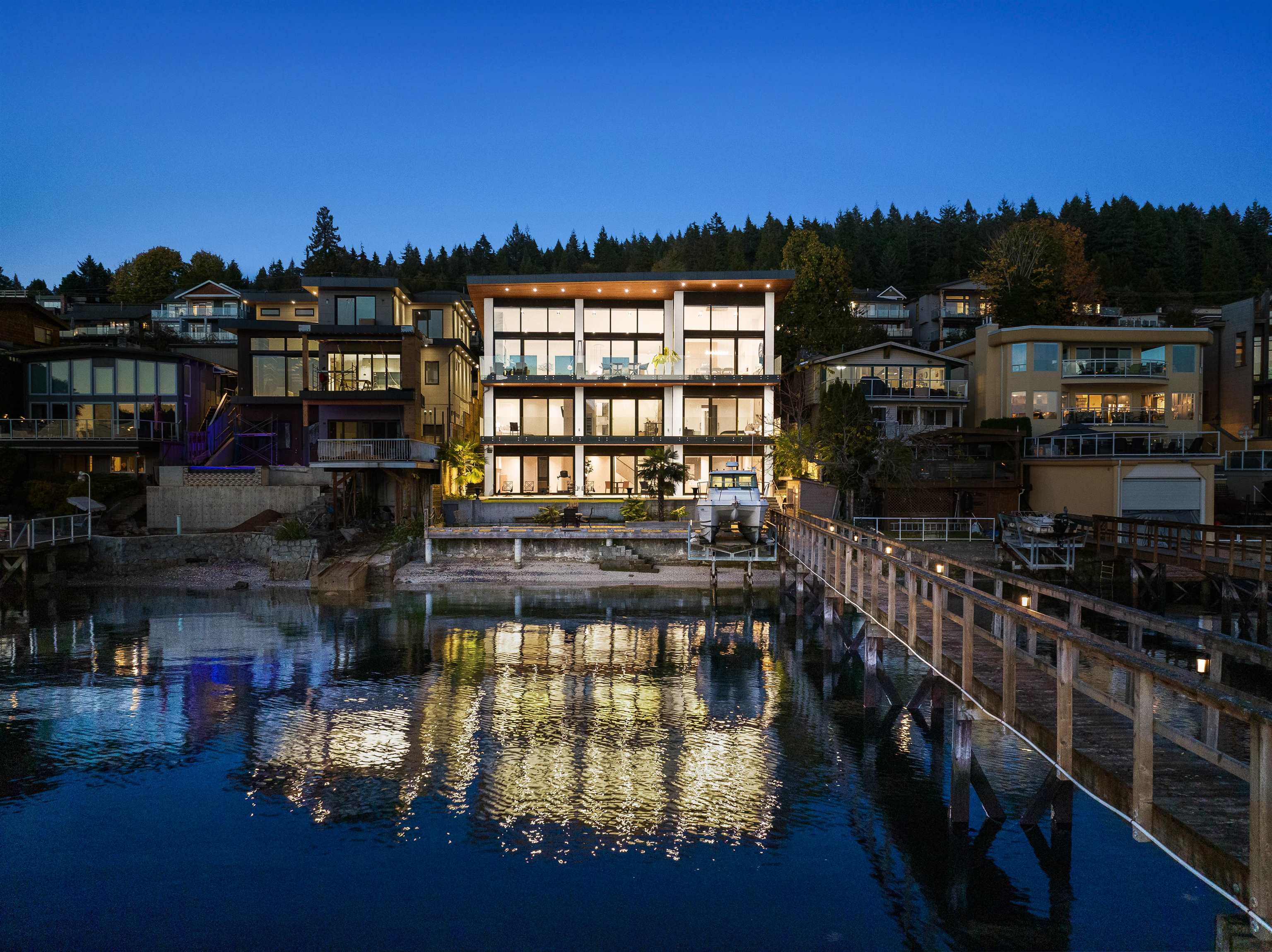 1136 Alderside Rd, Port Moody, BC V3H 3A6 MLS R2866332 Houseful