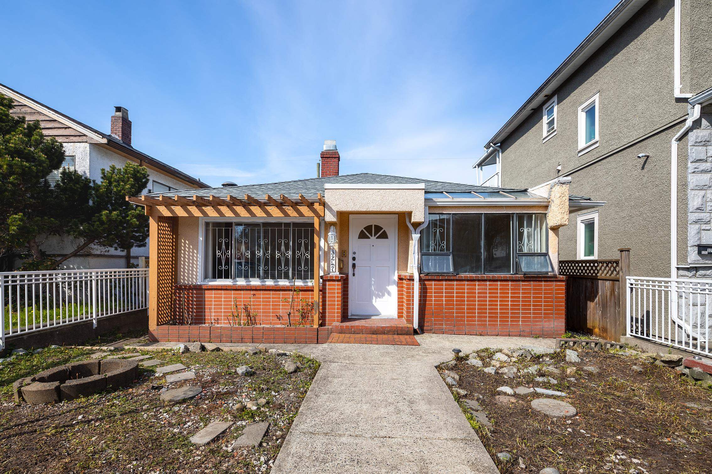 3247 Napier Street, Vancouver, BC V5K 2X2