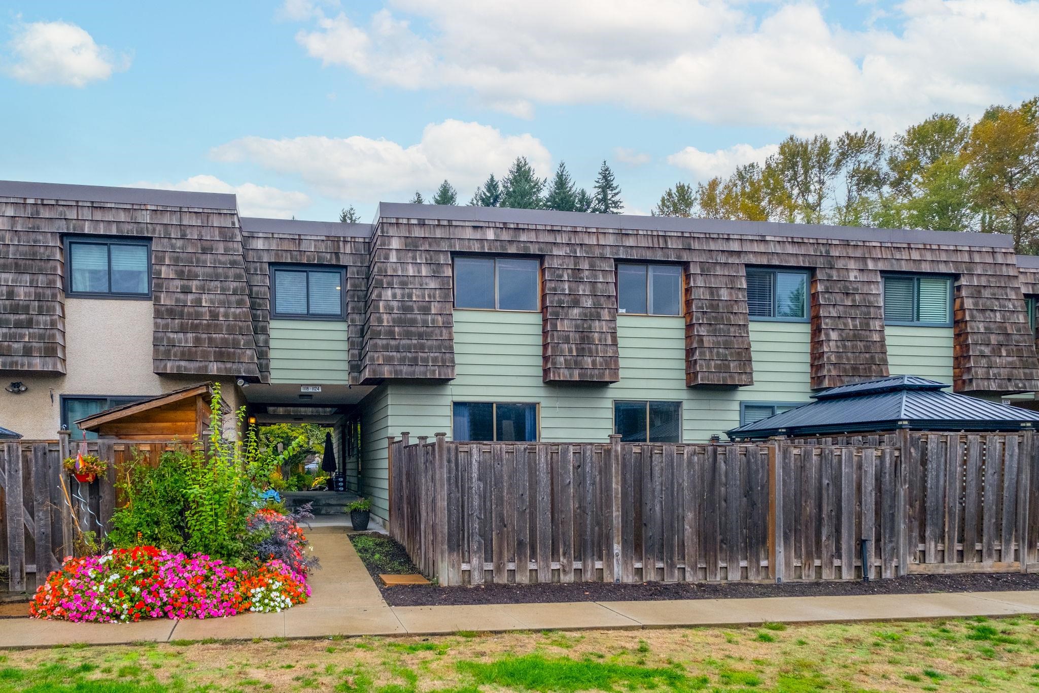 1122 Premier Street, North Vancouver, BC V7J 2H3