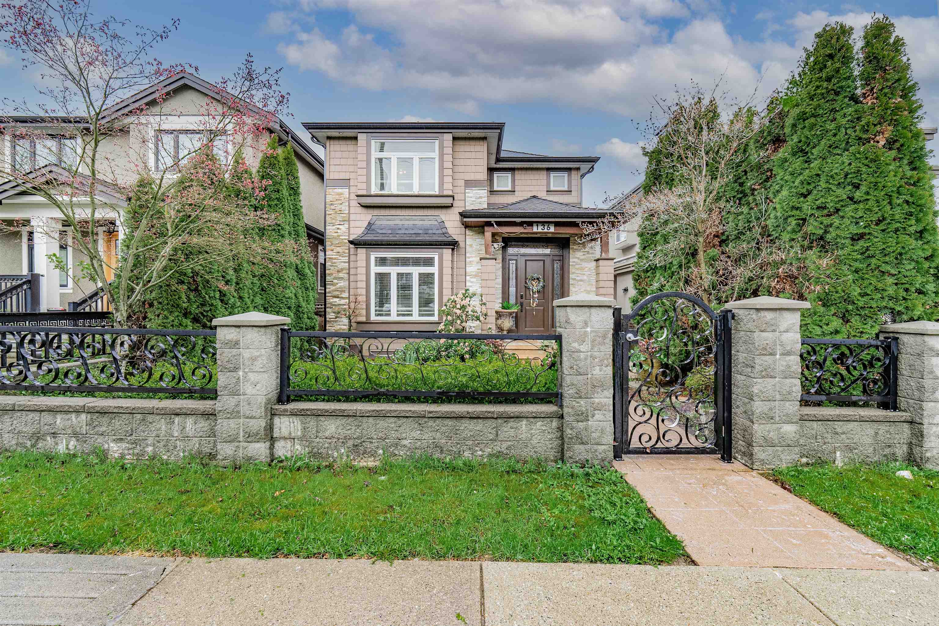 136 East 59th Avenue, Vancouver, BC V5X 1X6