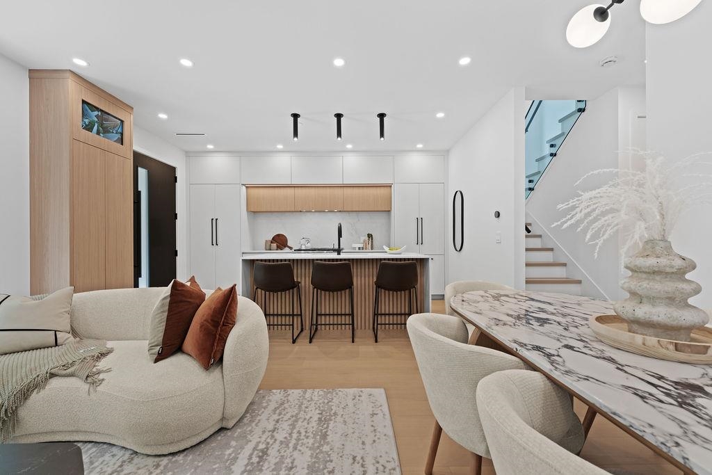 3880 West 23rd Avenue #1, Vancouver, BC V6S 1K9