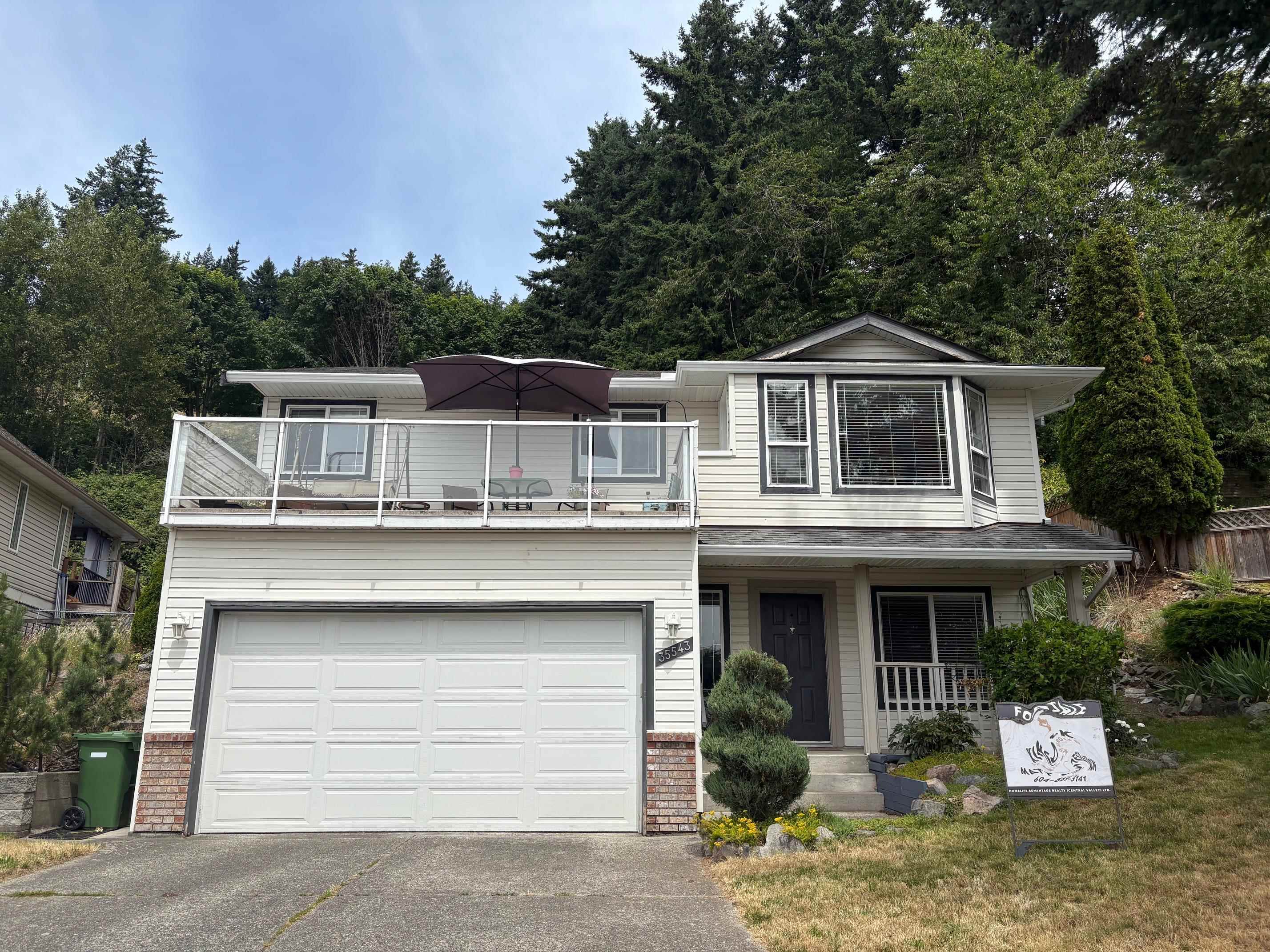 35543 Dina Place, Abbotsford, BC V3G 1L7