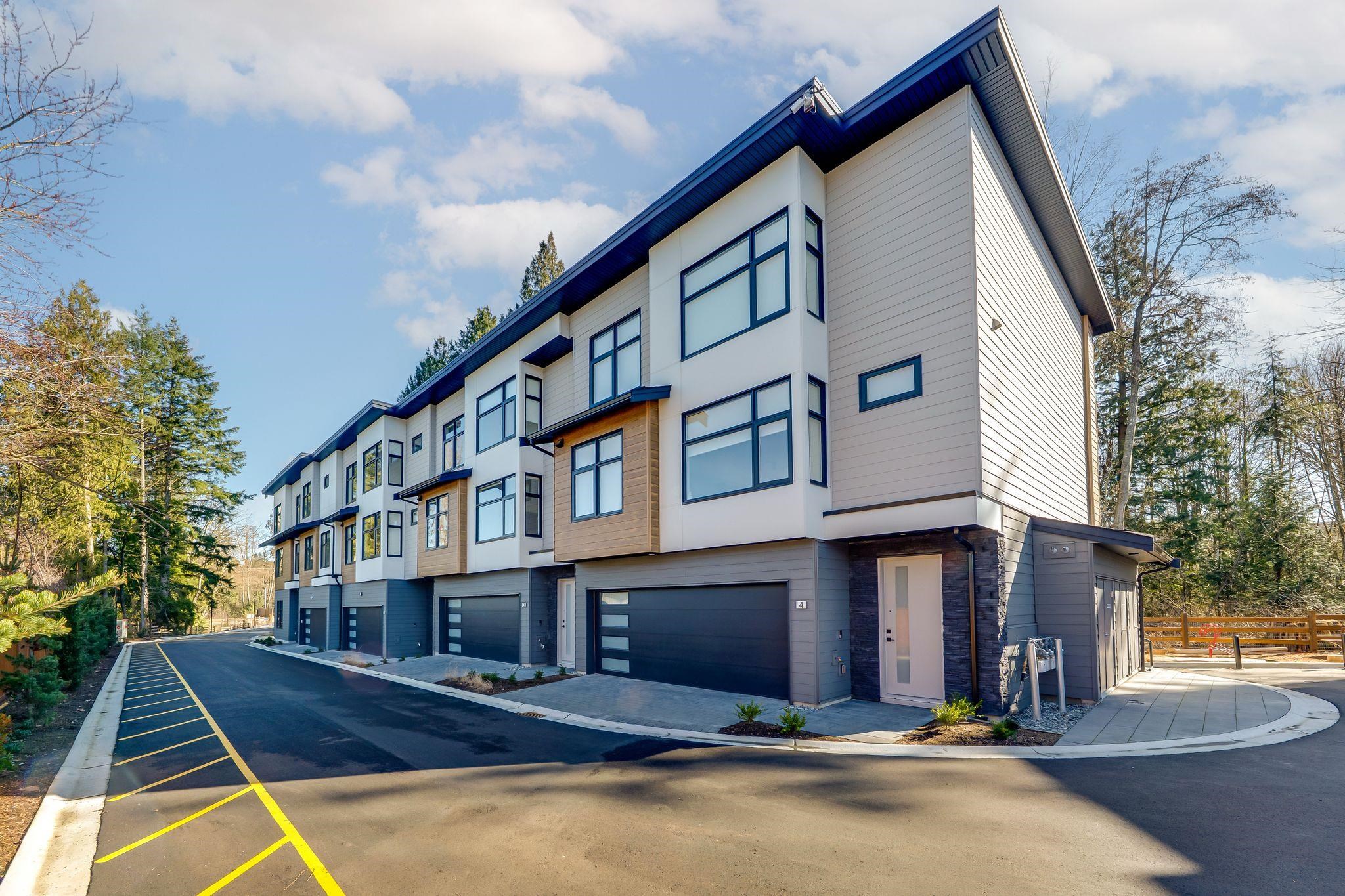 3075 160 Street #2, Surrey, BC V3Z 0M9
