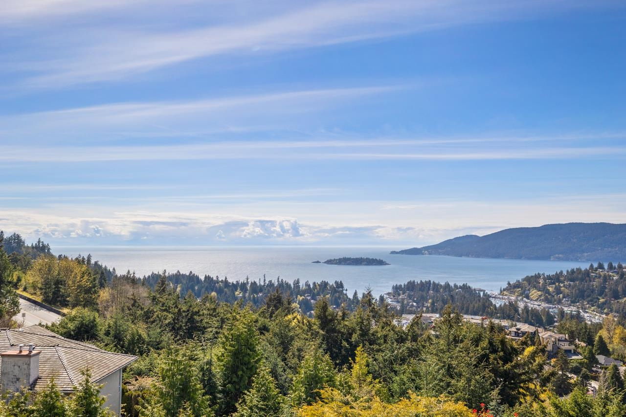 4791 Westwood Place, West Vancouver, BC V7S 3C1