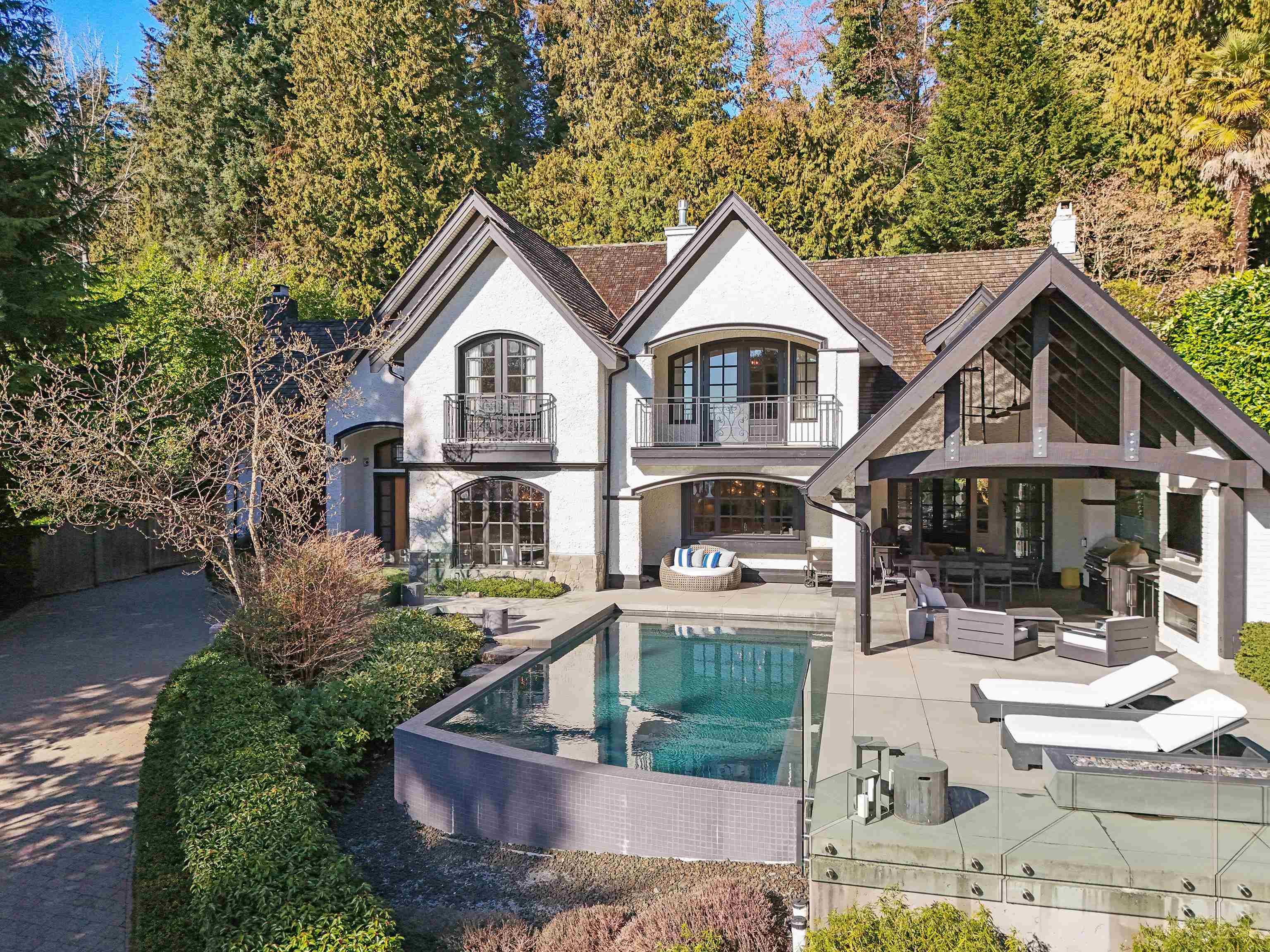 2985 Altamont Crescent, West Vancouver, BC V7V 3C2