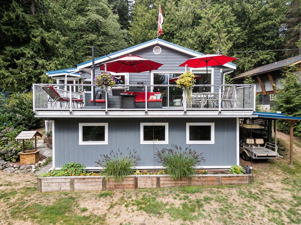 405 Gavin Rd, Bowen Island, BC V0N 1G2