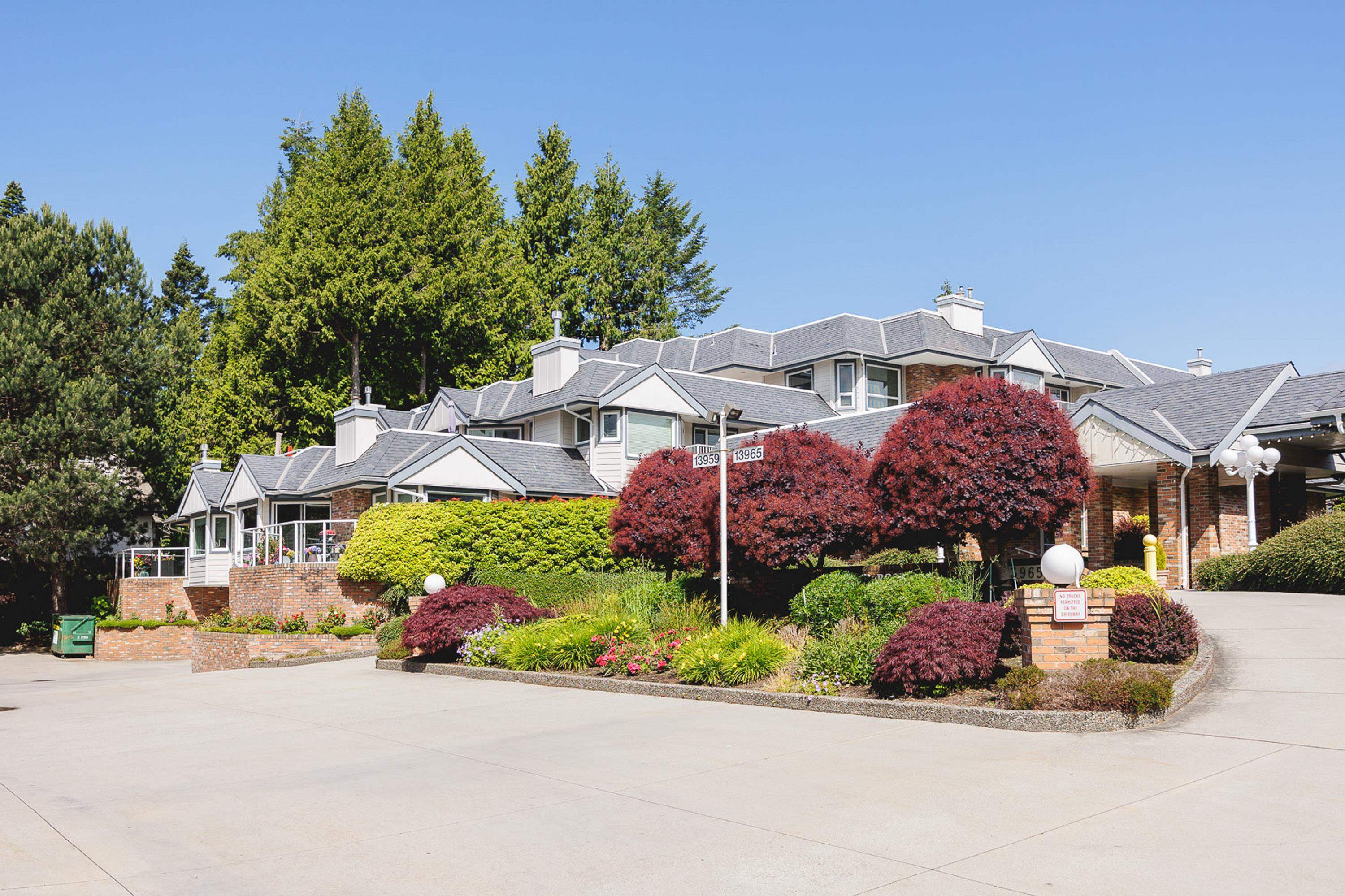 13959 16 Avenue #210, Surrey, BC V4A 1P8