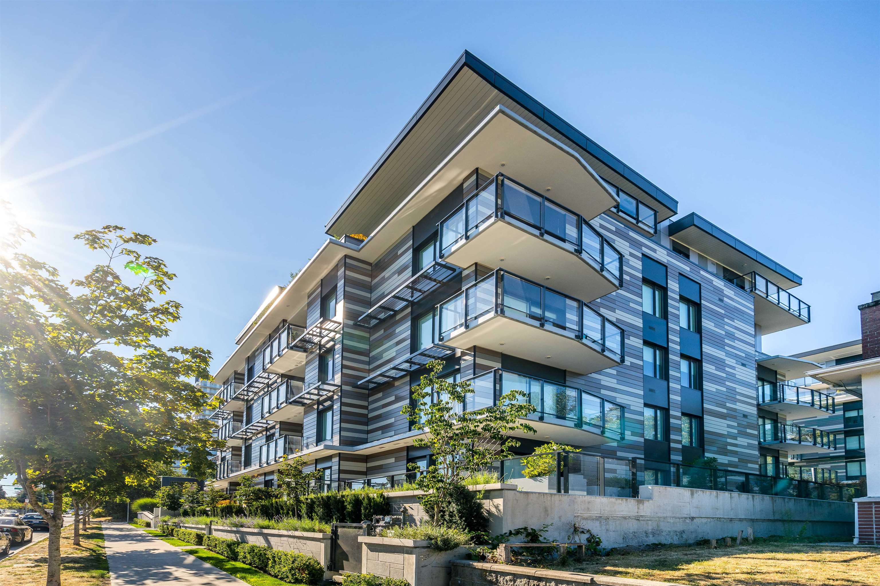 477 West 59th Avenue #602, Vancouver, BC V5X 1X4