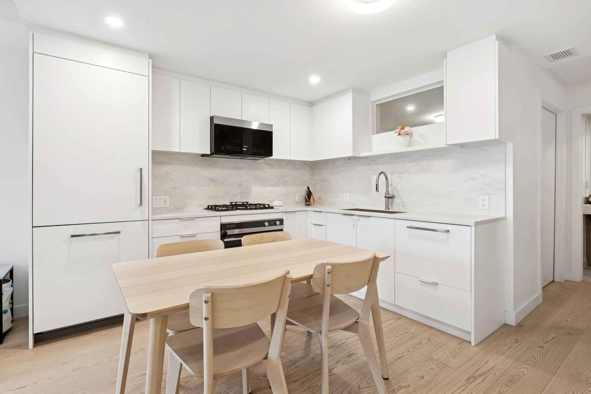 650 East 2nd Street #112, North Vancouver, BC V7L 1E3