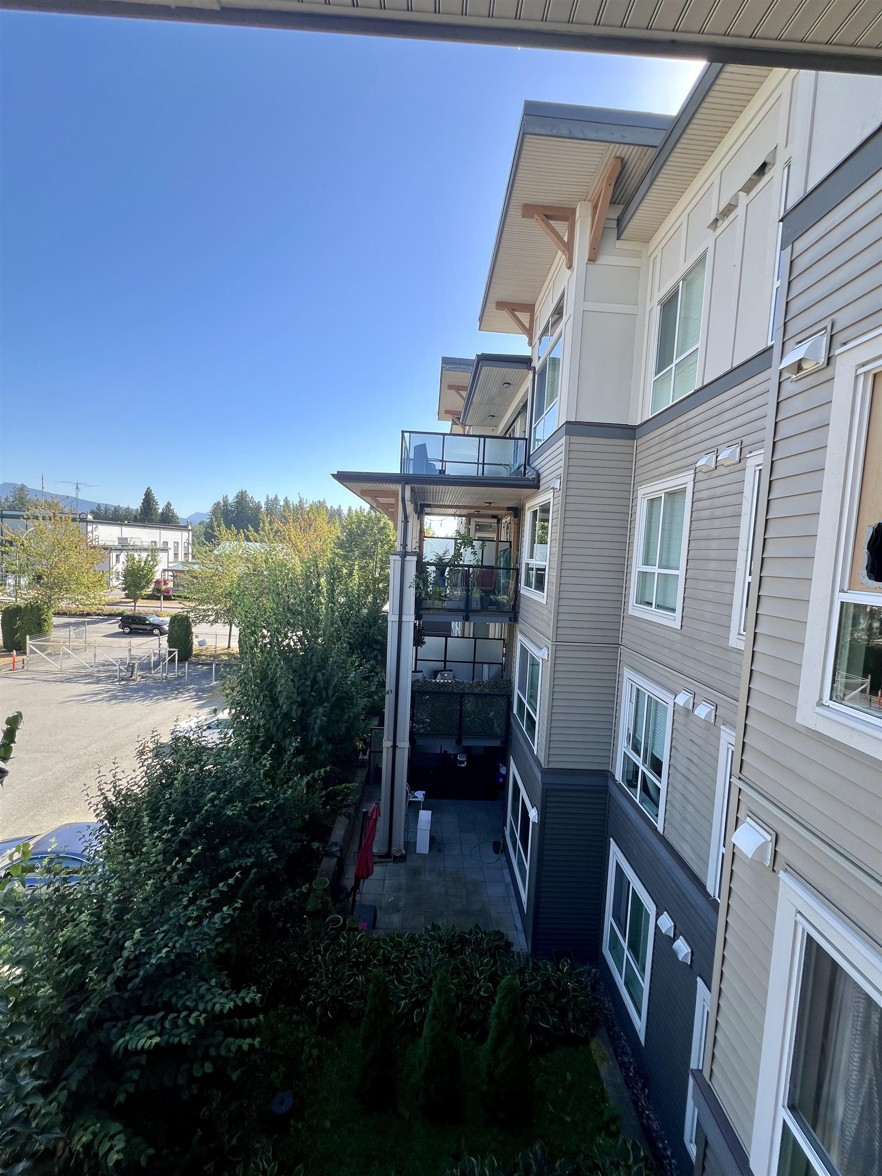 12409 Harris Road #302, Pitt Meadows, BC V3Y 0E7