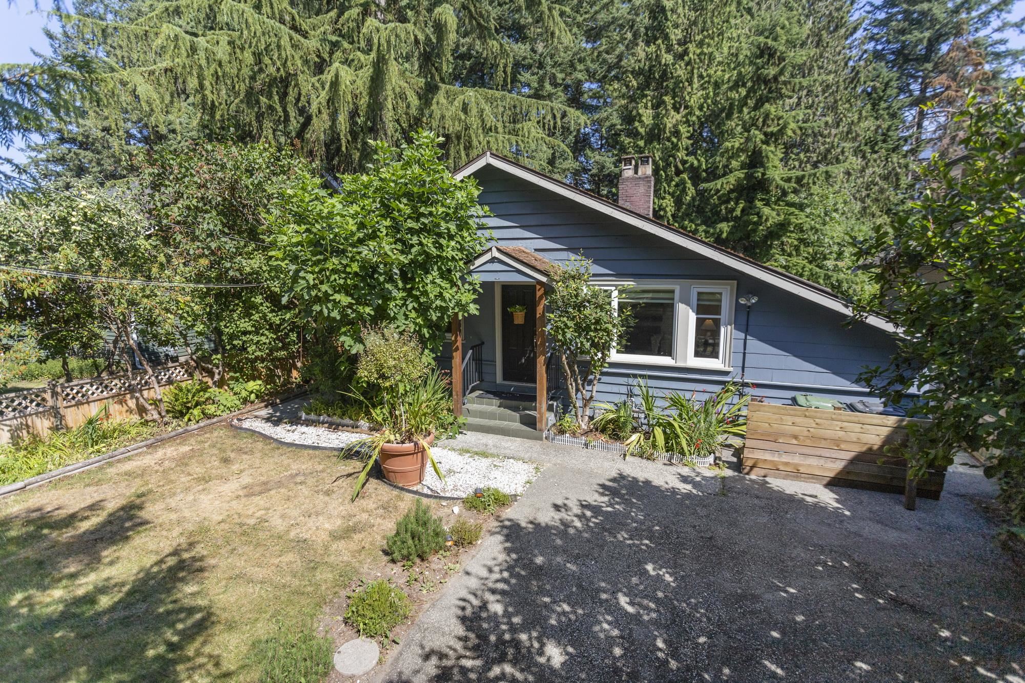 1232 21st Street West, North Vancouver, BC V7P 2C9