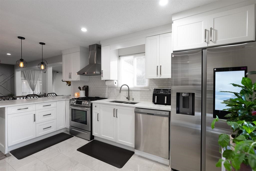 68a Avenue, Surrey, BC V3W 7M6