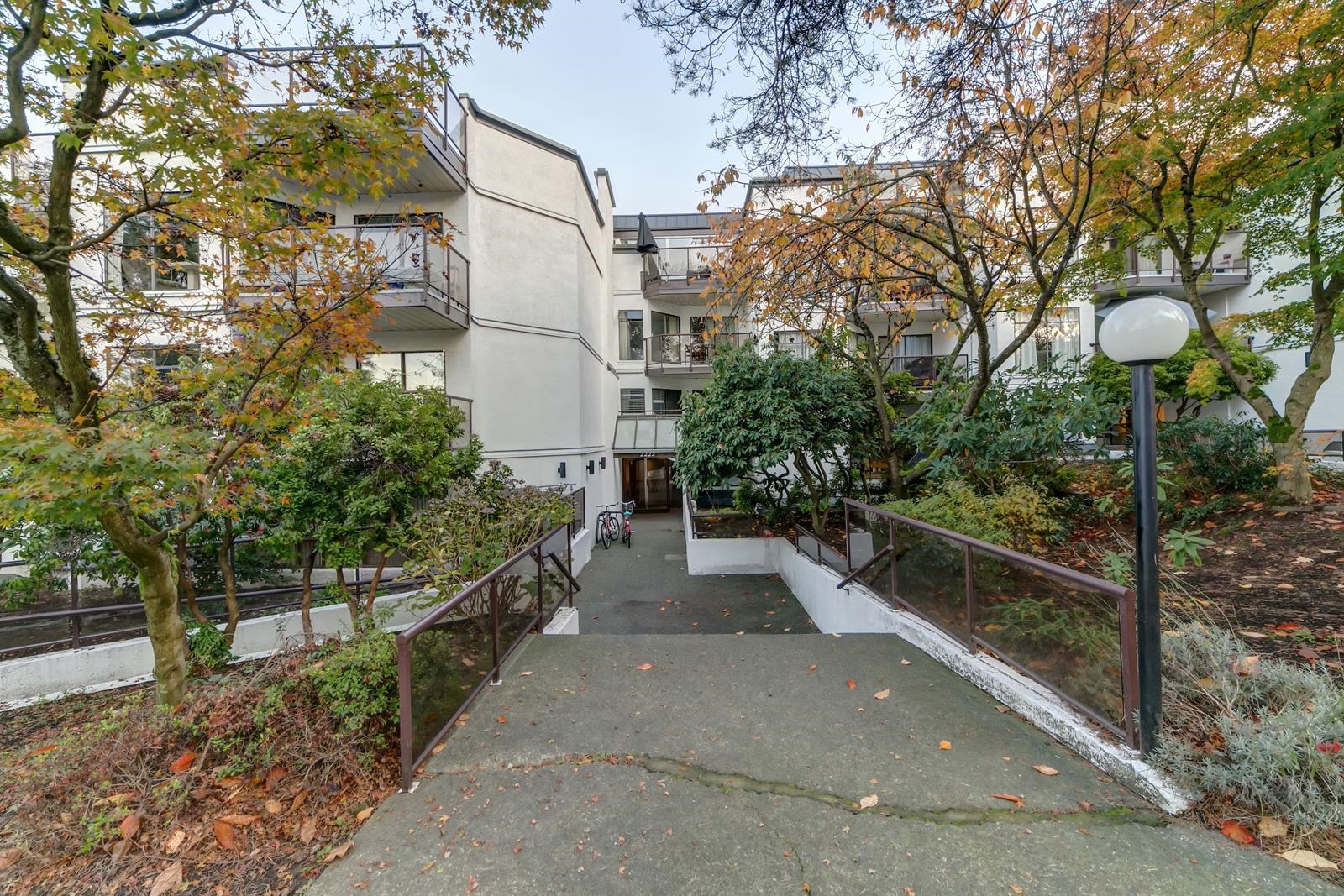 2222 Prince Edward Street #204, Vancouver, BC V5T 4M6