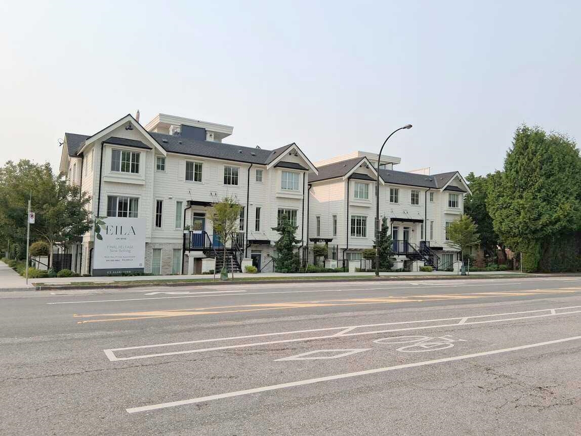 922 W 49th Ave, Vancouver, BC V6P 0K6